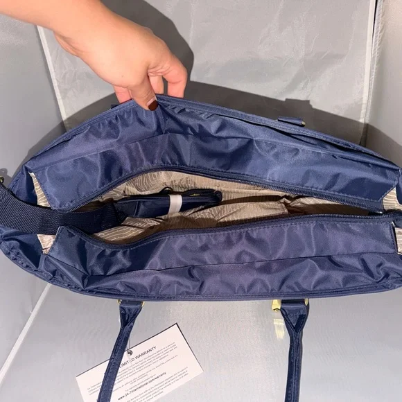 Samantha Brown Essential Travel Tote - Picture 4 of 7